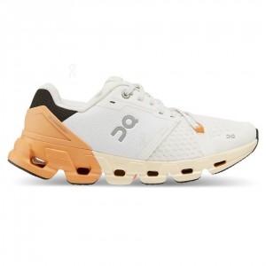 Tenis Para Correr En Carretera On Cloud Cloudflyer 4 Mujer Blancos Dorados | MX 2996HK